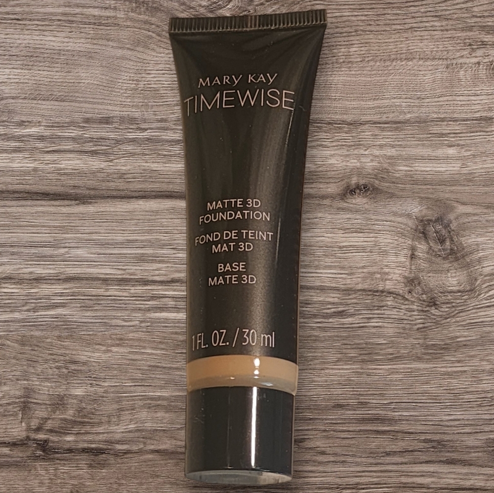 MARY KAY TimeWise Matte 3D FOUNDATION BEIGE C 140  099969  FULL SIZE!